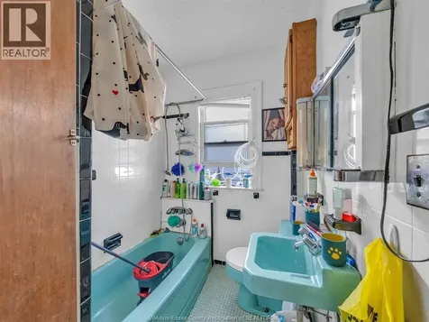 1560 Janette Avenue Windsor ON N8X 1Z6