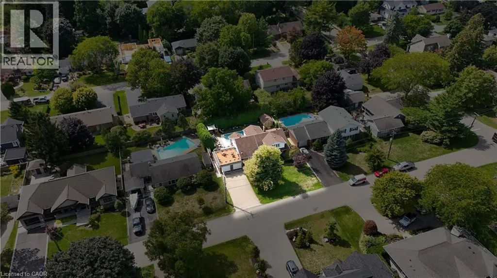 912 Boothman Avenue Burlington ON L7T 1P4