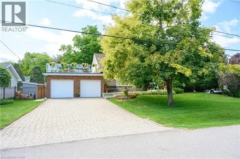 912 Boothman Avenue Burlington ON L7T 1P4
