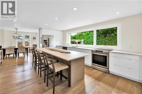 912 Boothman Avenue Burlington ON L7T 1P4