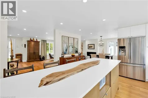 912 Boothman Avenue Burlington ON L7T 1P4