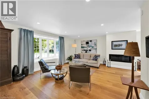 912 Boothman Avenue Burlington ON L7T 1P4