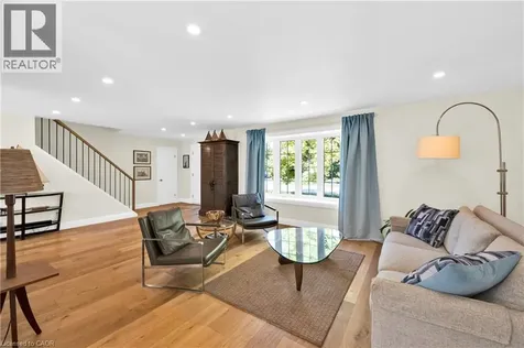 912 Boothman Avenue Burlington ON L7T 1P4