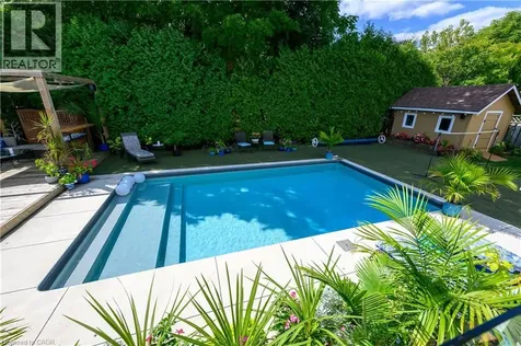 912 Boothman Avenue Burlington ON L7T 1P4