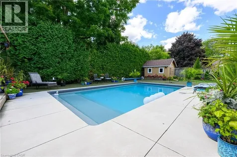 912 Boothman Avenue Burlington ON L7T 1P4
