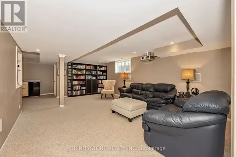 502 Dalewood Crescent Ottawa ON K2S 0L2