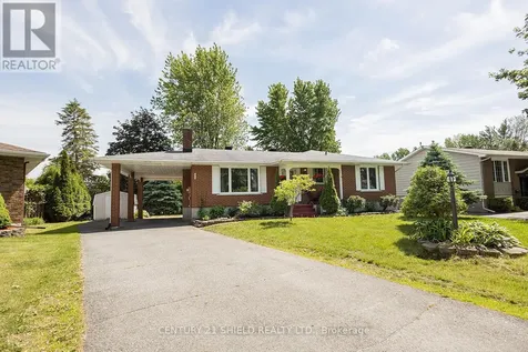 66 Valecrest Drive Cornwall ON K6H 6E1