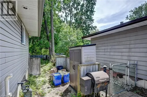 525 Fallingbrook Drive Waterloo ON N2L 4N2