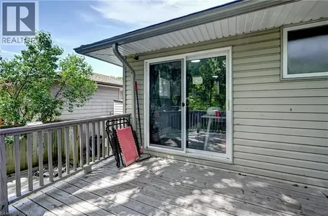 525 Fallingbrook Drive Waterloo ON N2L 4N2