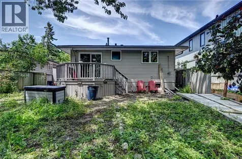 525 Fallingbrook Drive Waterloo ON N2L 4N2