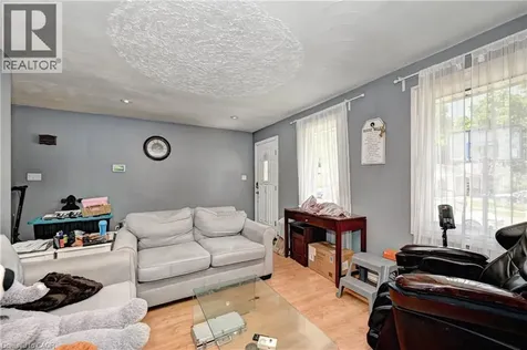 525 Fallingbrook Drive Waterloo ON N2L 4N2