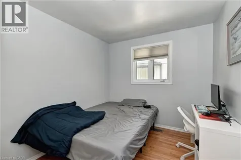 525 Fallingbrook Drive Waterloo ON N2L 4N2