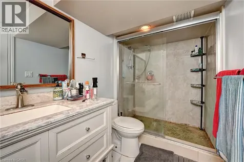 525 Fallingbrook Drive Waterloo ON N2L 4N2