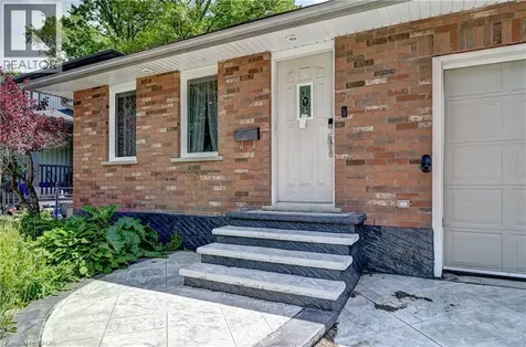 525 Fallingbrook Drive Waterloo ON N2L 4N2