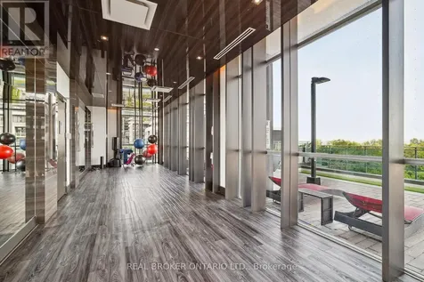 33 Shore Breeze Drive Toronto (mimico) ON M8V 0G1