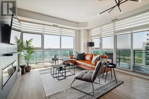 33 Shore Breeze Drive Toronto (mimico) ON M8V 0G1
