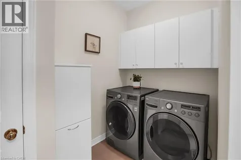 8 Muscat Drive Grimsby ON L3M 5S7