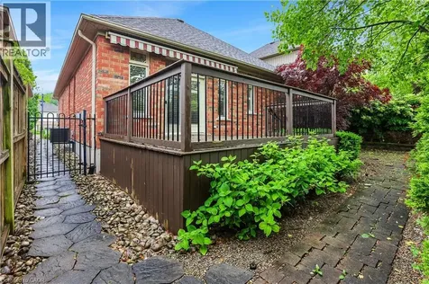 8 Muscat Drive Grimsby ON L3M 5S7