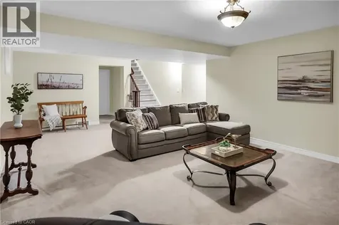 8 Muscat Drive Grimsby ON L3M 5S7