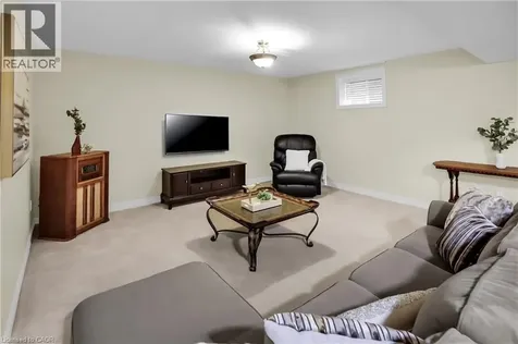 8 Muscat Drive Grimsby ON L3M 5S7
