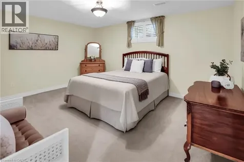 8 Muscat Drive Grimsby ON L3M 5S7