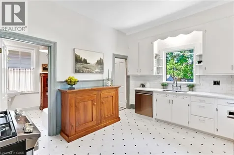 10 Selkirk Street Cambridge ON N1S 1Z1