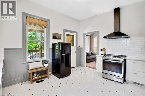 10 Selkirk Street Cambridge ON N1S 1Z1