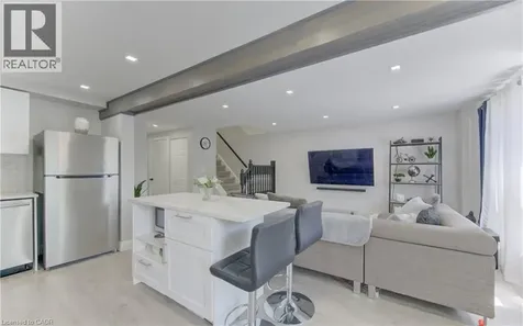 26 Hartley Court Cambridge ON N1R 8J4