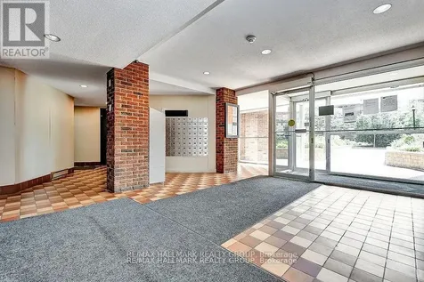 2041 Arrowsmith Drive Ottawa ON K1J 7V7