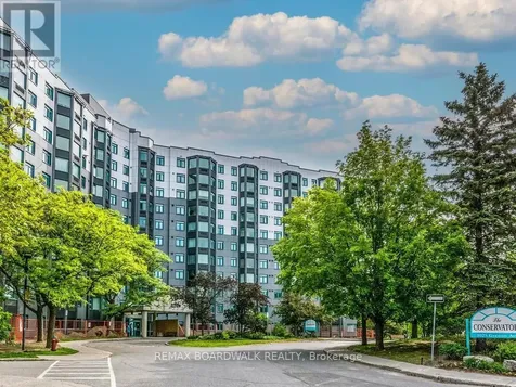 1025 Grenon Avenue Ottawa ON K2B 8S5