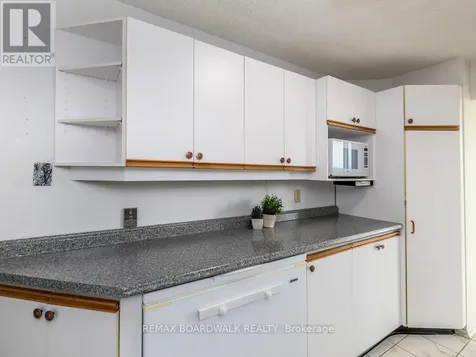 1025 Grenon Avenue Ottawa ON K2B 8S5