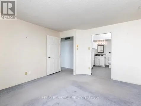 1025 Grenon Avenue Ottawa ON K2B 8S5