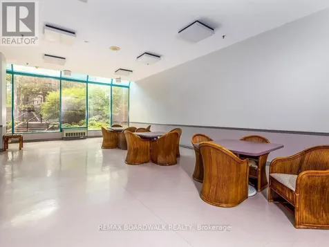 1025 Grenon Avenue Ottawa ON K2B 8S5