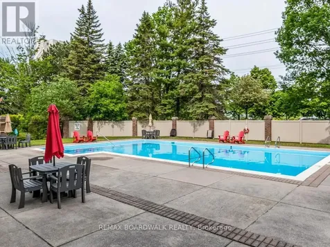 1025 Grenon Avenue Ottawa ON K2B 8S5