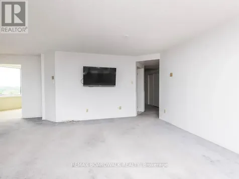 1025 Grenon Avenue Ottawa ON K2B 8S5