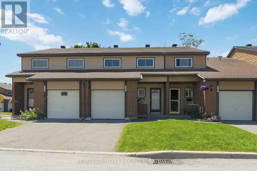 2202 Orient Park Drive Ottawa ON K1B 4W2