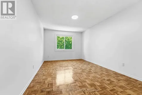 2202 Orient Park Drive Ottawa ON K1B 4W2