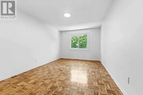 2202 Orient Park Drive Ottawa ON K1B 4W2