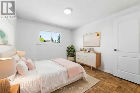 2202 Orient Park Drive Ottawa ON K1B 4W2