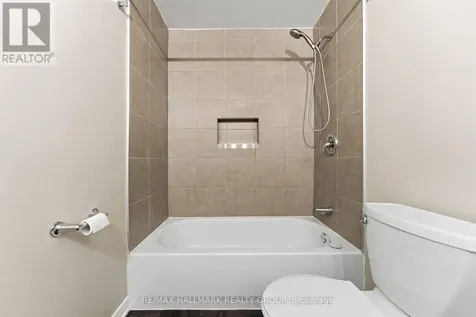 2202 Orient Park Drive Ottawa ON K1B 4W2
