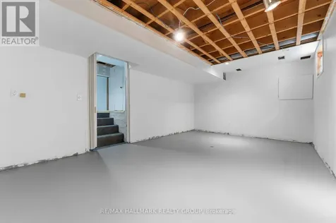 2202 Orient Park Drive Ottawa ON K1B 4W2