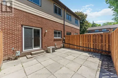 2202 Orient Park Drive Ottawa ON K1B 4W2