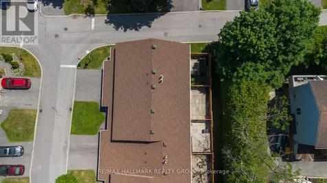 2202 Orient Park Drive Ottawa ON K1B 4W2