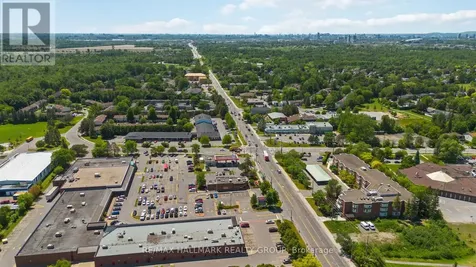 2202 Orient Park Drive Ottawa ON K1B 4W2