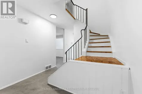 2202 Orient Park Drive Ottawa ON K1B 4W2