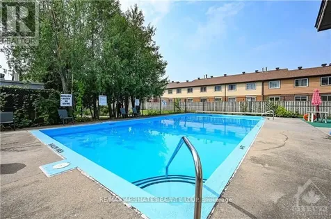 2202 Orient Park Drive Ottawa ON K1B 4W2