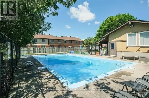 2202 Orient Park Drive Ottawa ON K1B 4W2