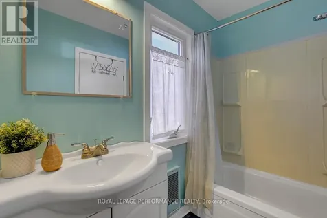 1141 North River Road Ottawa ON K1K 3W4