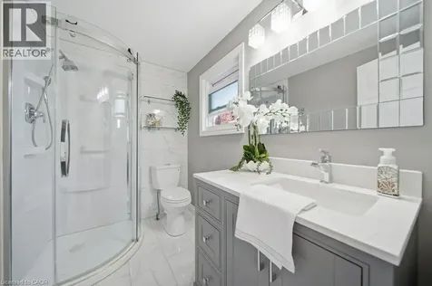 44 Windermere Court Kitchener ON N2N 2W4
