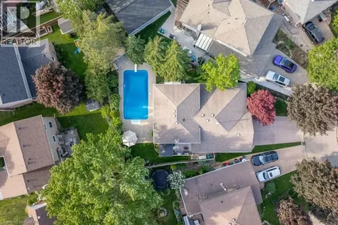 44 Windermere Court Kitchener ON N2N 2W4